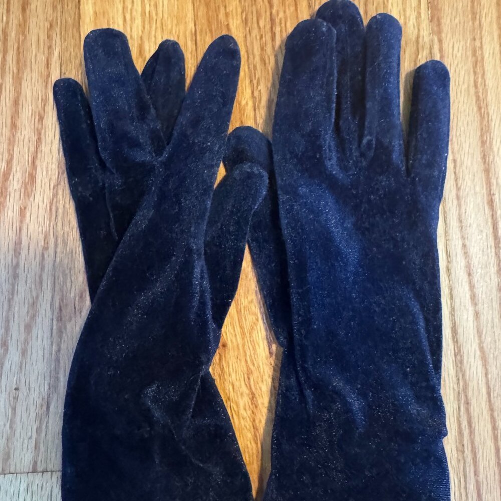Velvet Gloves